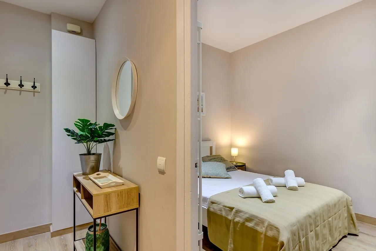 Renovated & Classic 3-Bedroom Sagrada Familia Apt. バルセロナ