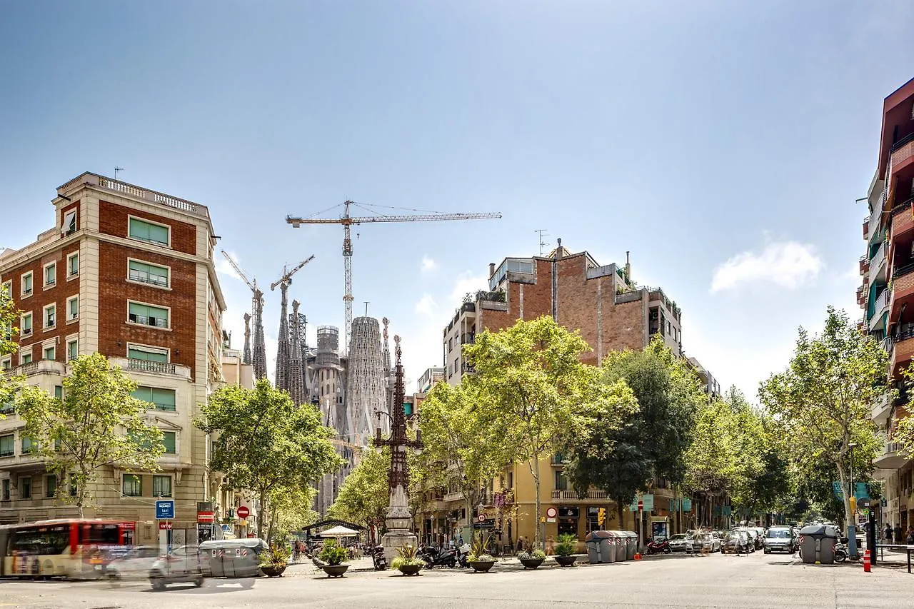 Renovated & Classic 3-Bedroom Sagrada Familia Apt. バルセロナ 0*,  スペイン