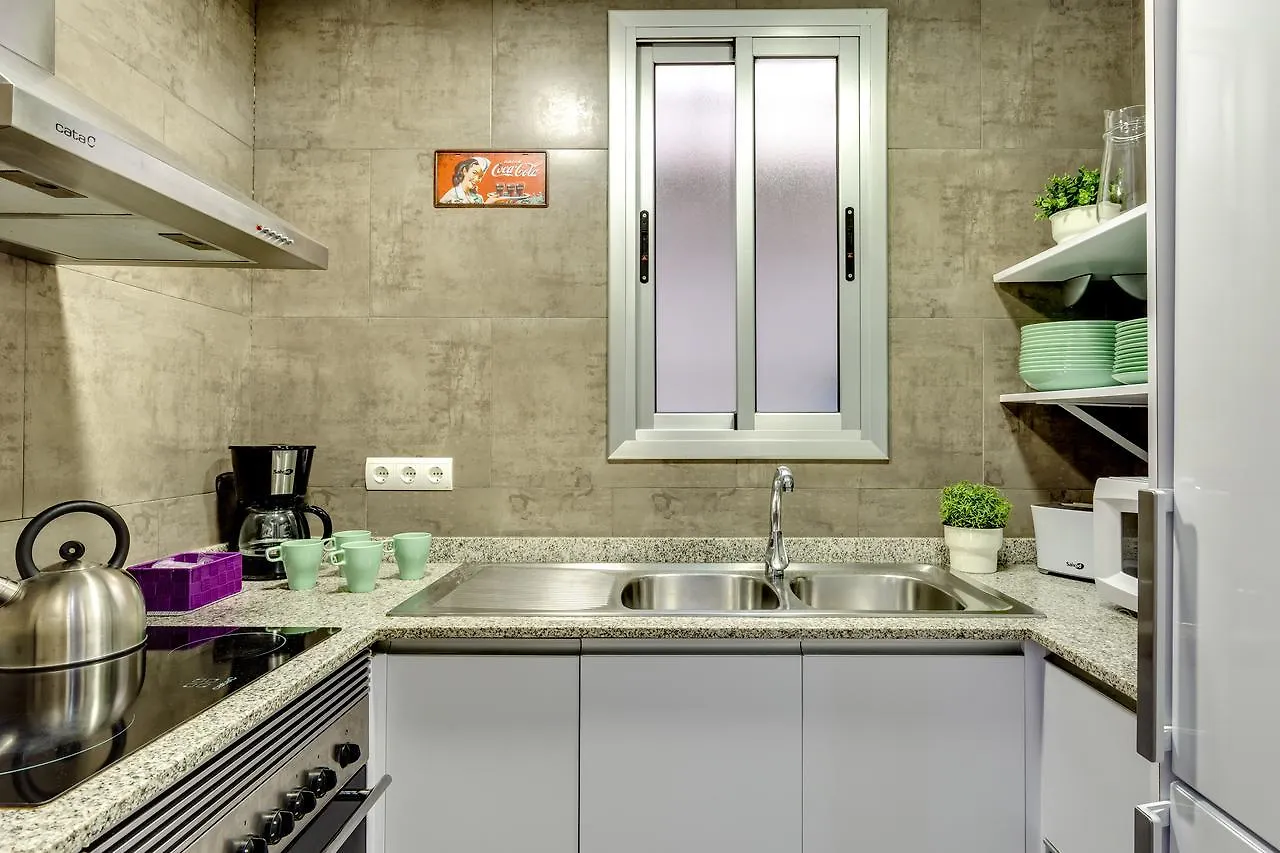 Renovated & Classic 3-Bedroom Sagrada Familia Apt. Barcelona Apartmán